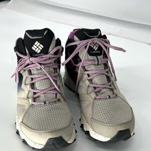 Columbia Women's Peakfreak Hera Mid OutDry hiking shoes 10.5